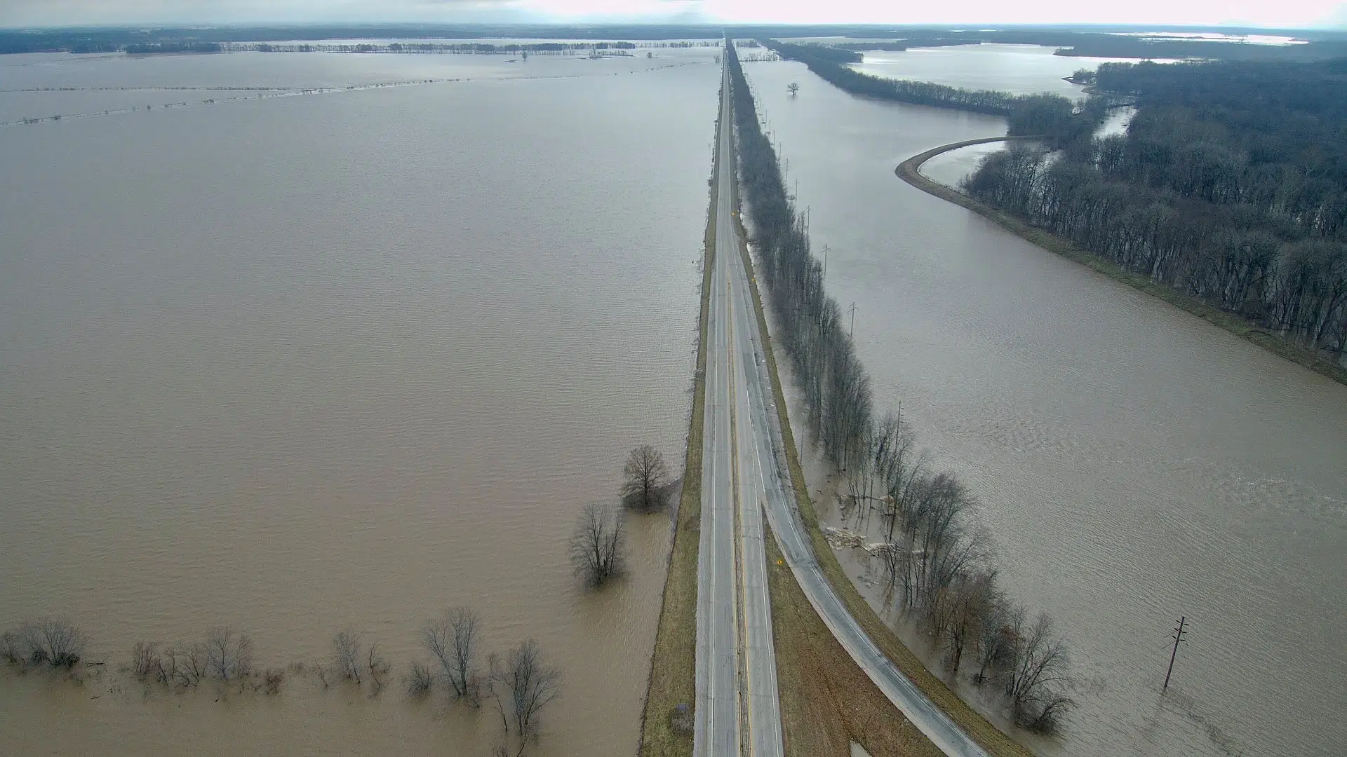 Photos of flooding along Kaskaskia River in Vandalia