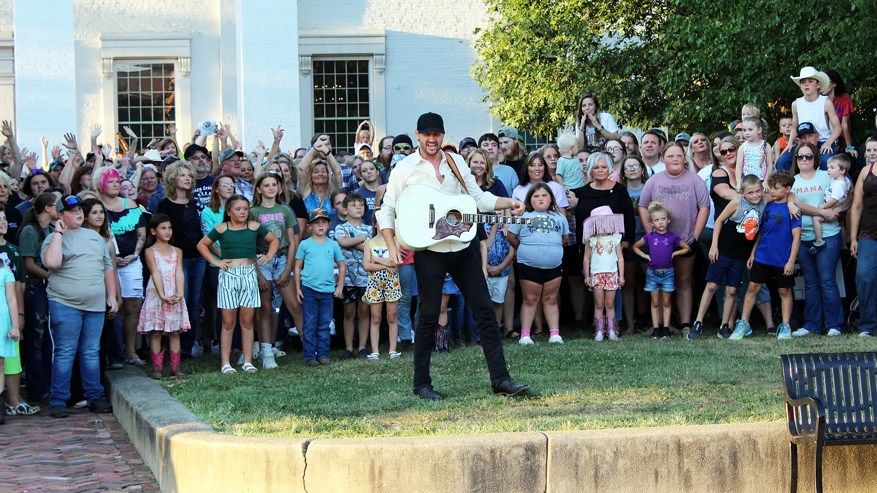 Drew Baldridge to hold live acoustic session and meet & greet in Vandalia on Saturday