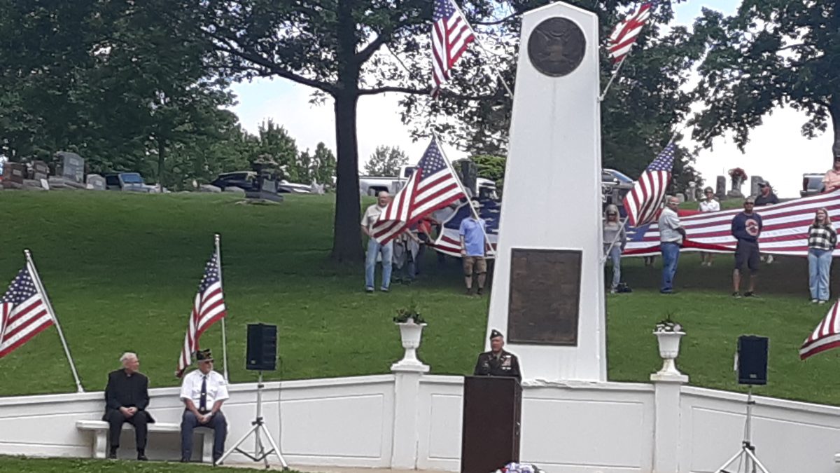 Memorial Day Services Held At Oakridge, Woodlawn Cemeteries - Vimarsana News
