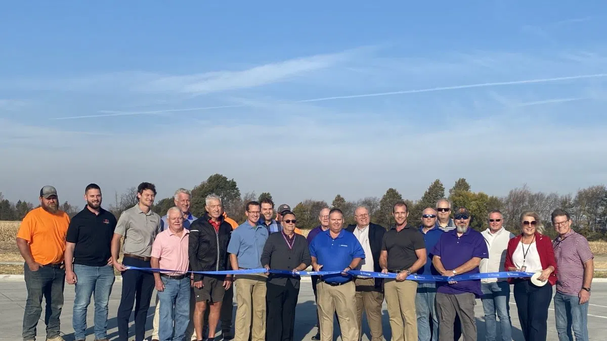 City of Effingham Holds Ribbon Cutting For Thies Avenue, Airport Road