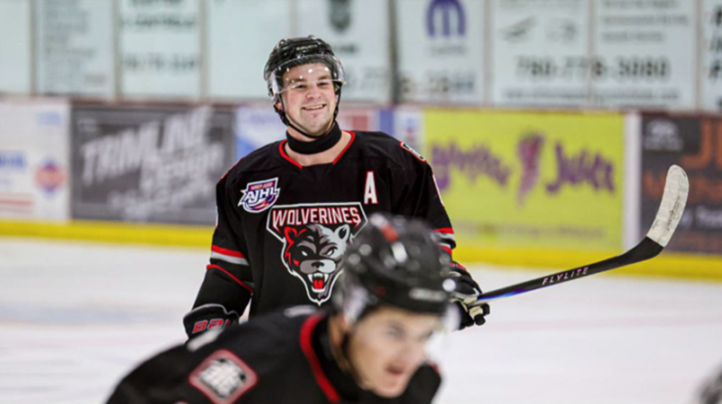 Whitecourt Wolverines lose to Drayton Valley Thunder, but find the mark against Canmore Eagles