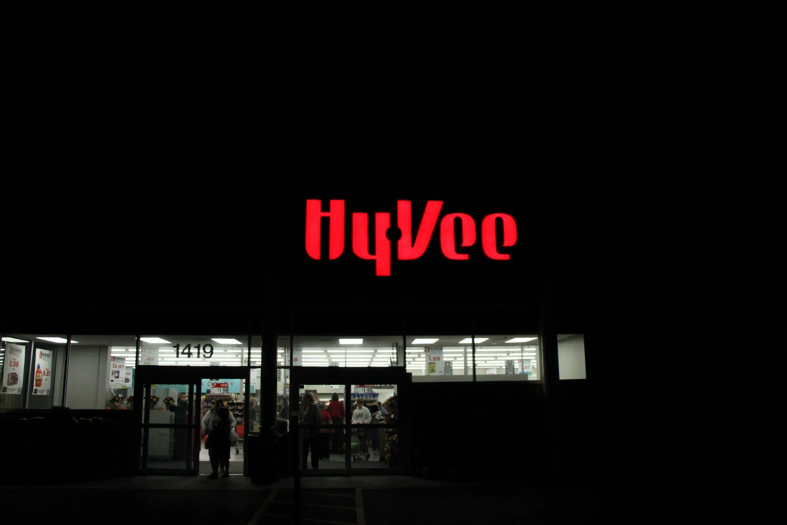 HyVee stores to host Veterans Day events on Friday, Nov. 10 Y102