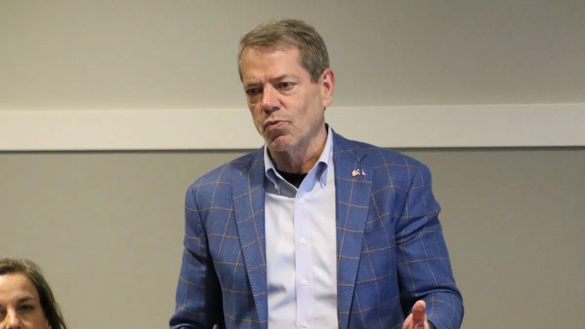 Gov. Pillen holds town hall meeting in Grand Island, speaks on property