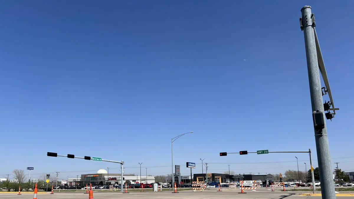 North shore and u s 281 traffic signal upgrade finishing in hastings