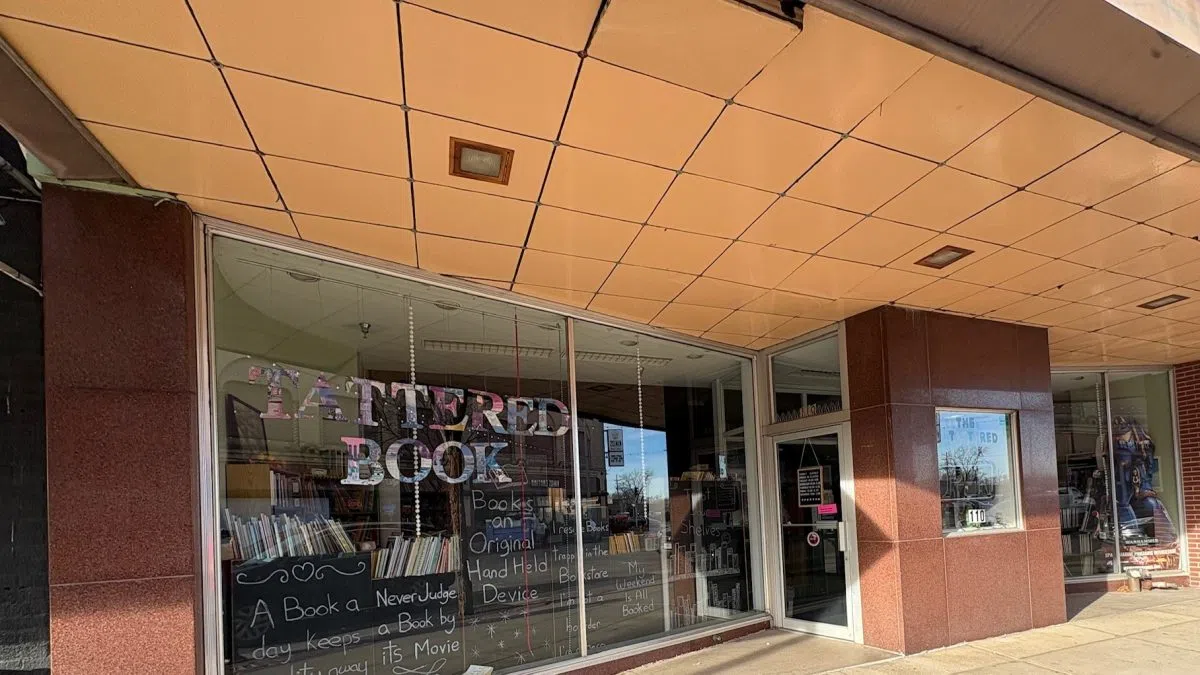 Long-time downtown G.I. used bookstore closing