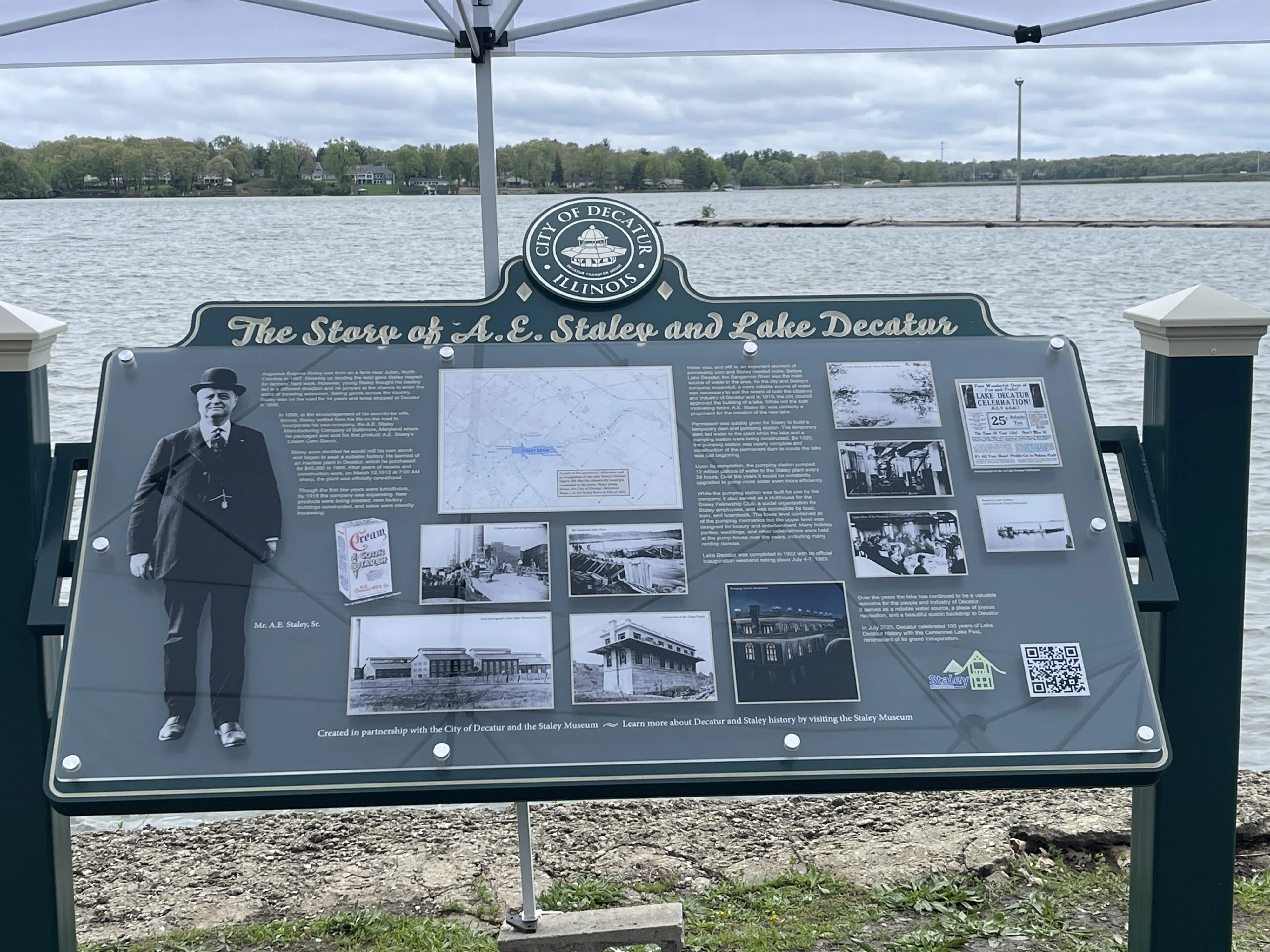 City of Decatur unveils new sign at Lake Decatur honoring A.E. Staley ...