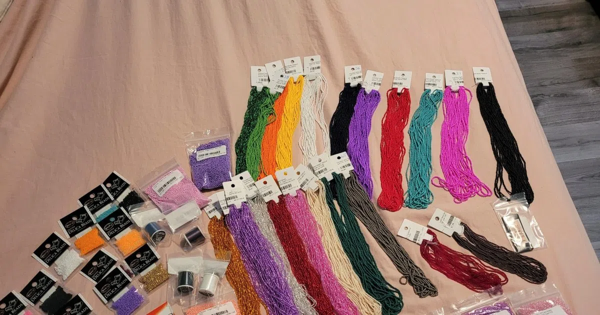 Local woman donating art supplies to fire victims Q101