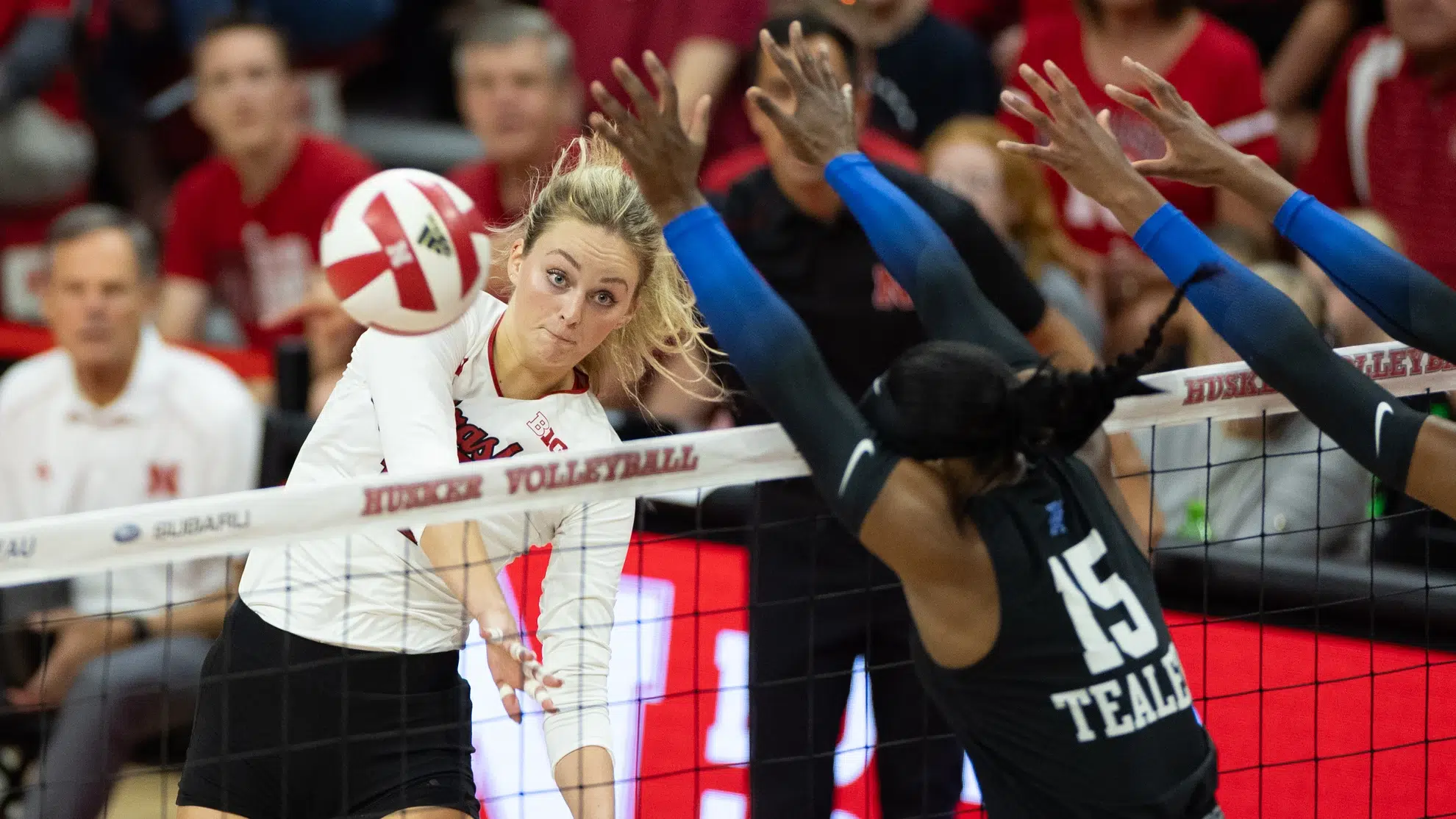 No. 4 Nebraska Closes Non-Conference With Win Over No. 21 Kentucky ...