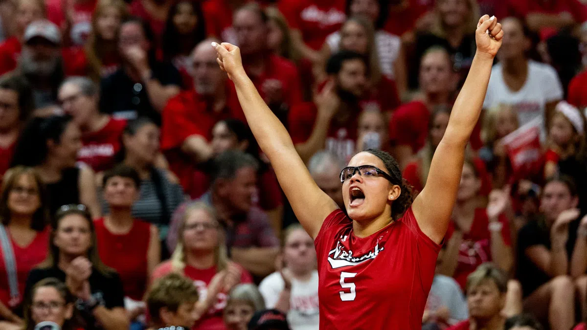 No. 2 Nebraska Volleyball Grabs SeasonOpening Win Over No. 9 Kentucky