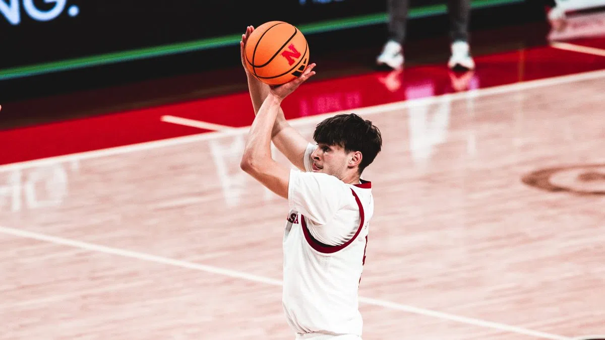 Nebraska mens hoops cruises in season opening win