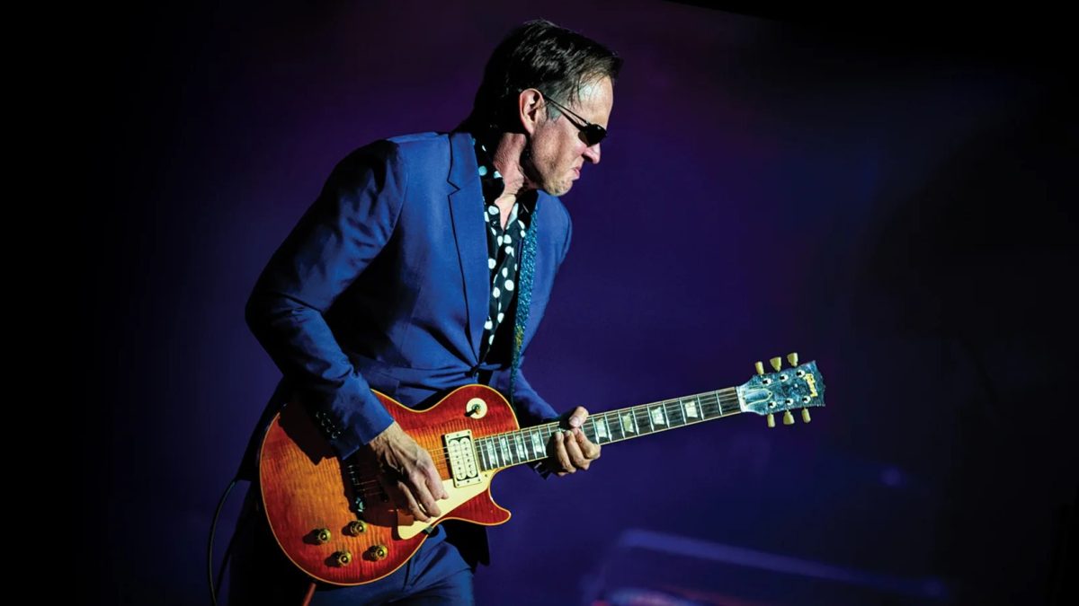 Blues-Rock Star Joe Bonamassa to Play Lincoln's Pinewood Bowl in