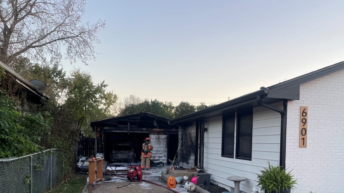 Six People Displaced After Garage Fire Spreads to Two Lincoln Homes