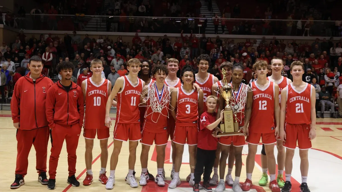 Centralia Orphans win 80th annual Centralia Holiday Tournament South