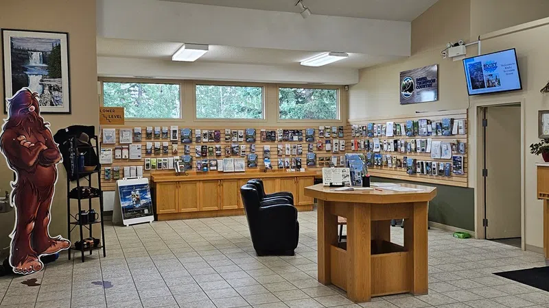 Rocky Visitor Information Centre to assist rerouted Jasper tourists