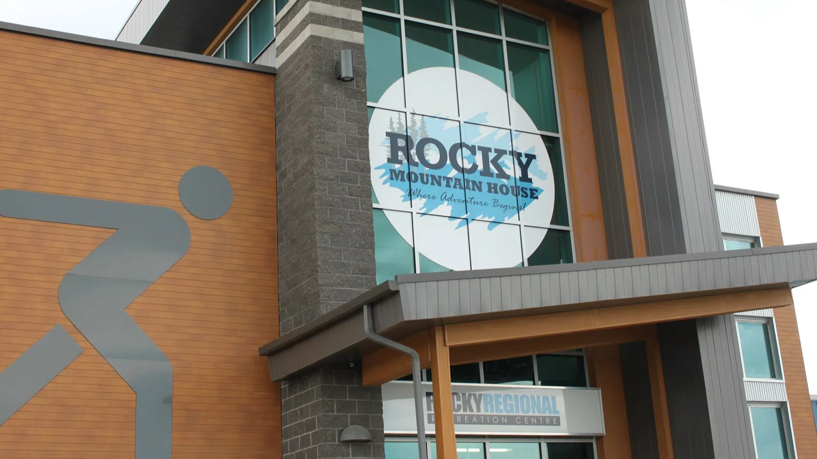 Rocky Mountain House approves expedited funding for arena roof repairs