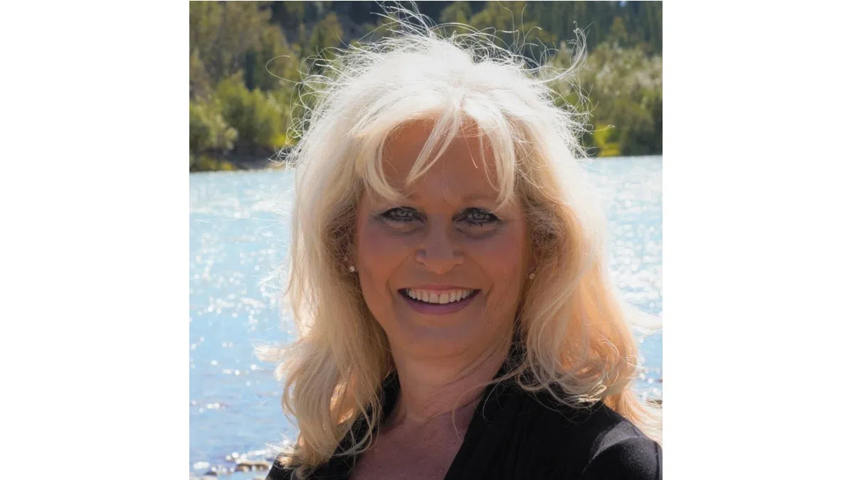Tina Hutchinson to run for reelection on Rocky Mountain House town council