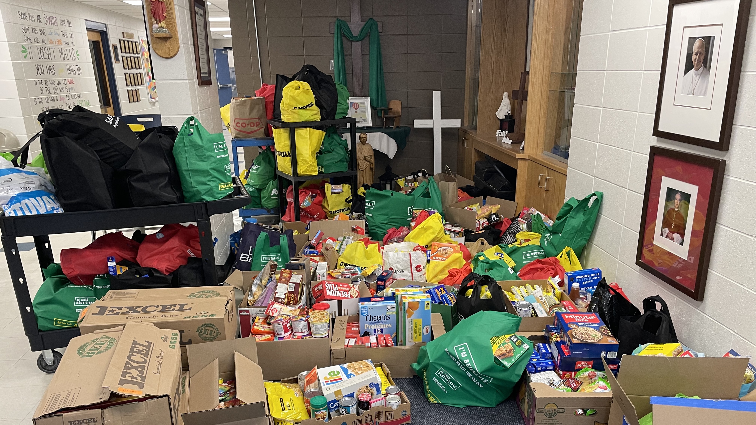 St. Matthew Catholic School completes Thanksgiving food drive