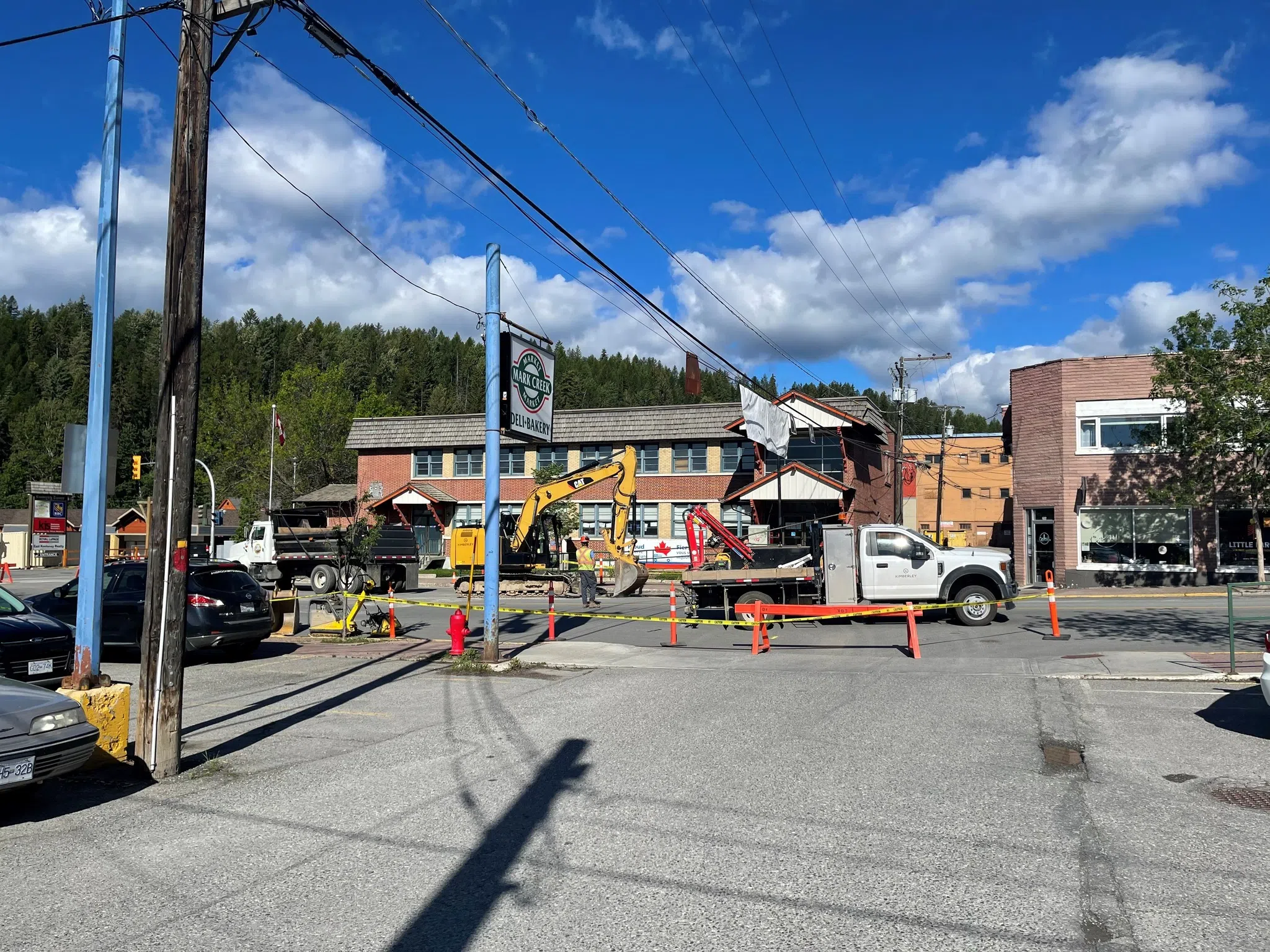 Wallinger Avenue closed near Kimberley post office