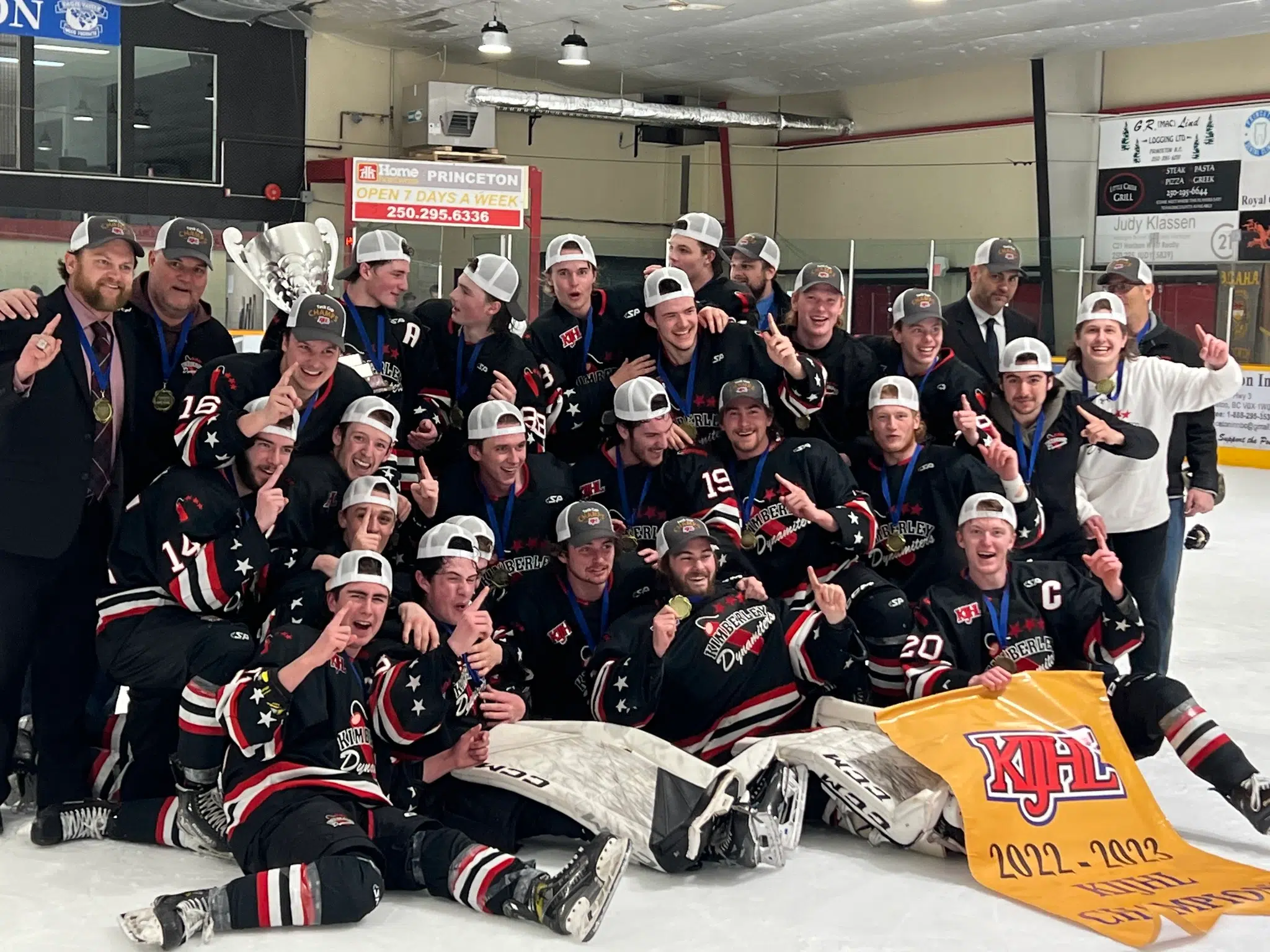 Revelstoke Grizzlies to host 2023 Cyclone Taylor Cup