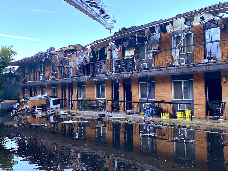 Early-morning fire displaces residents at Radium Lodge