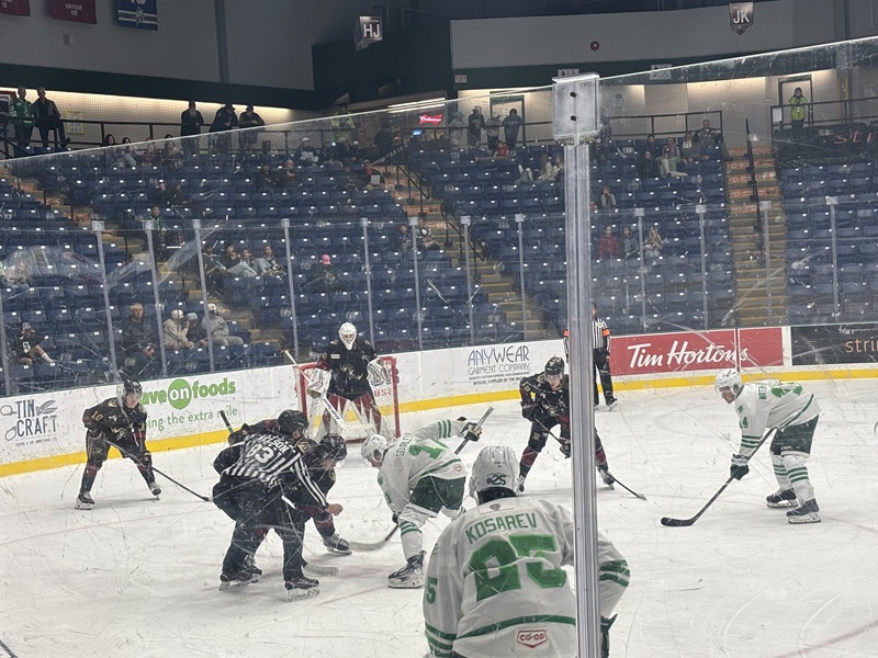 Bucks and Dynamiters ready for another night of hockey