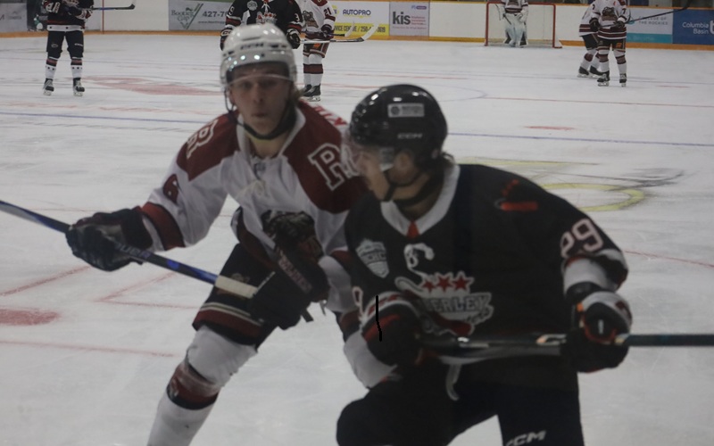 Dynamiters drop close game 4-3 to the Grizzlies