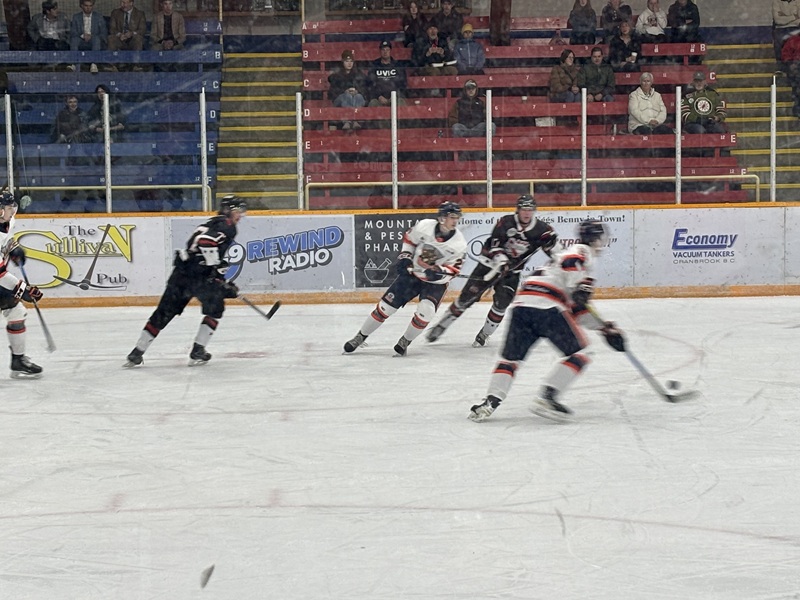 Nitros skate past Beaver Valley 5-2