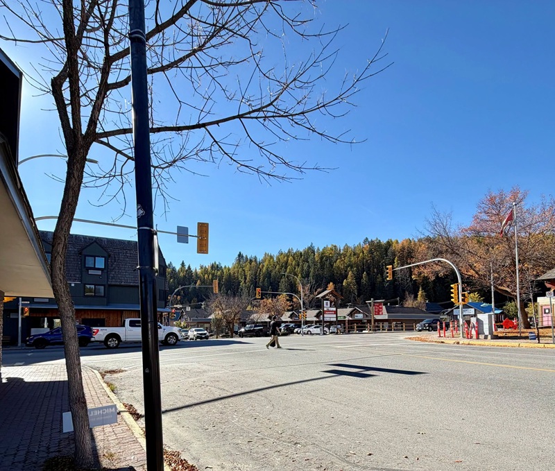 Construction underway at the intersection of Ross Street and Wallinger Avenue