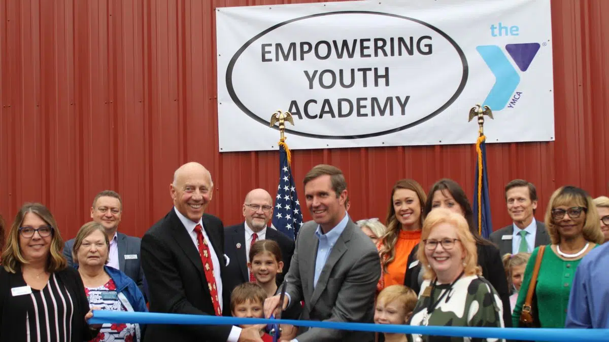 Kentucky governor cuts ribbon on new YMCA expansion Glasgow News 1