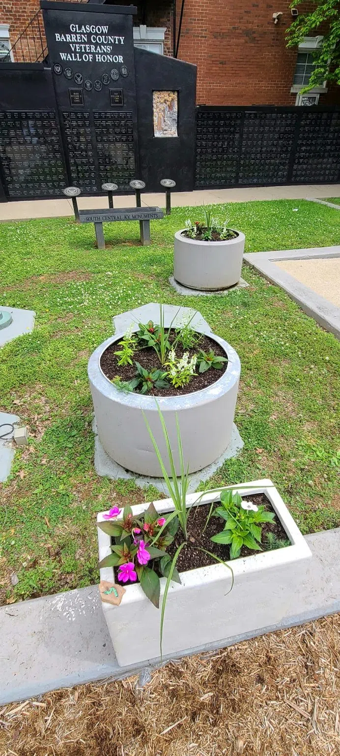 Jr. Garden Club beautifies Veterans Wall Glasgow News 1