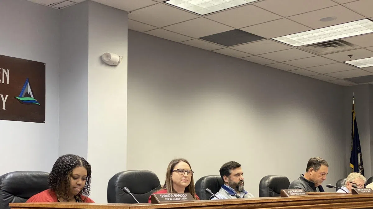 Barren County Fiscal Court approves county school lease agreement