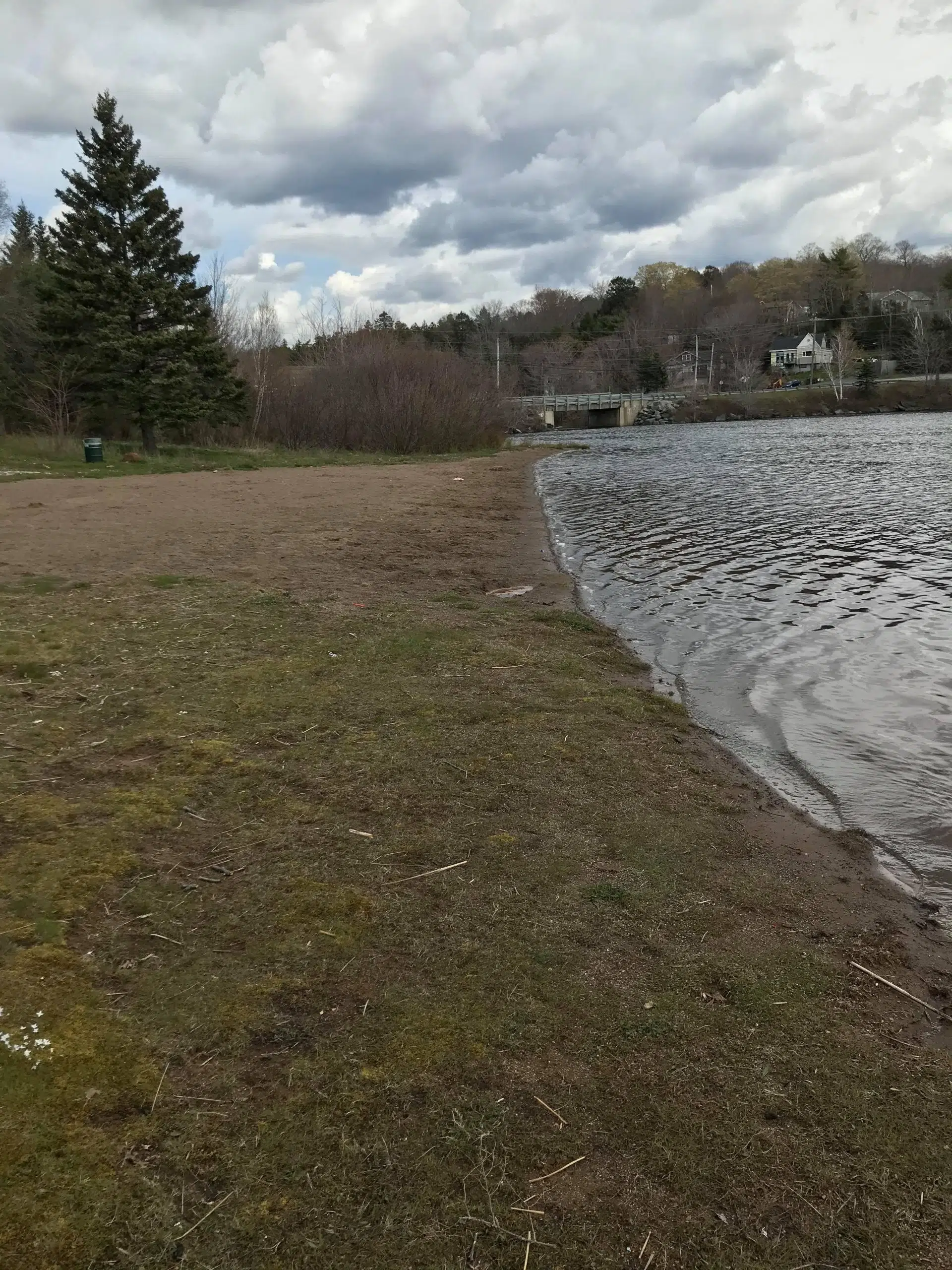 Swimmers advised to avoid Lake Echo Beach