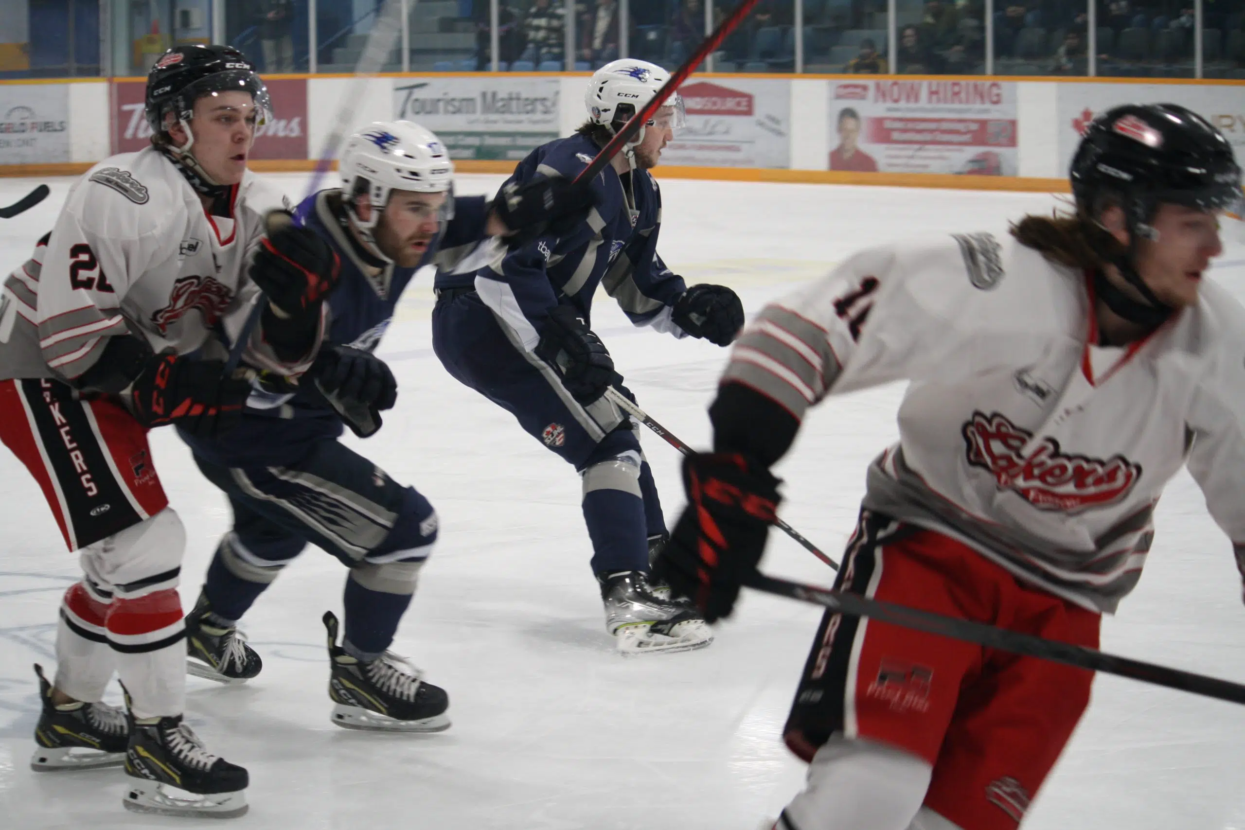 GM Ice Dogs Complete Weekend Sweep Over Lakers