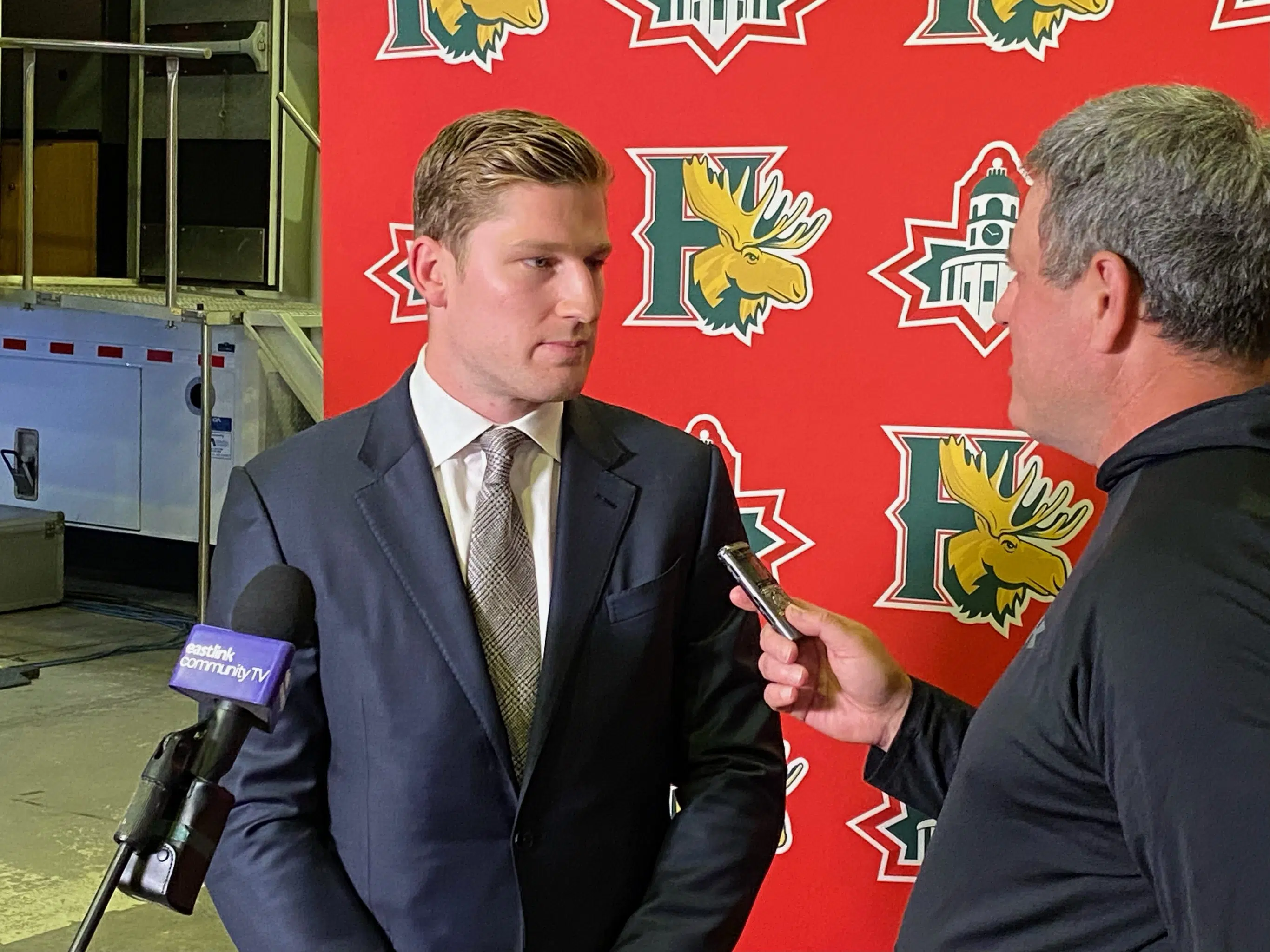 Mooseheads retire Nathan MacKinnon's jersey to kick off 30th season