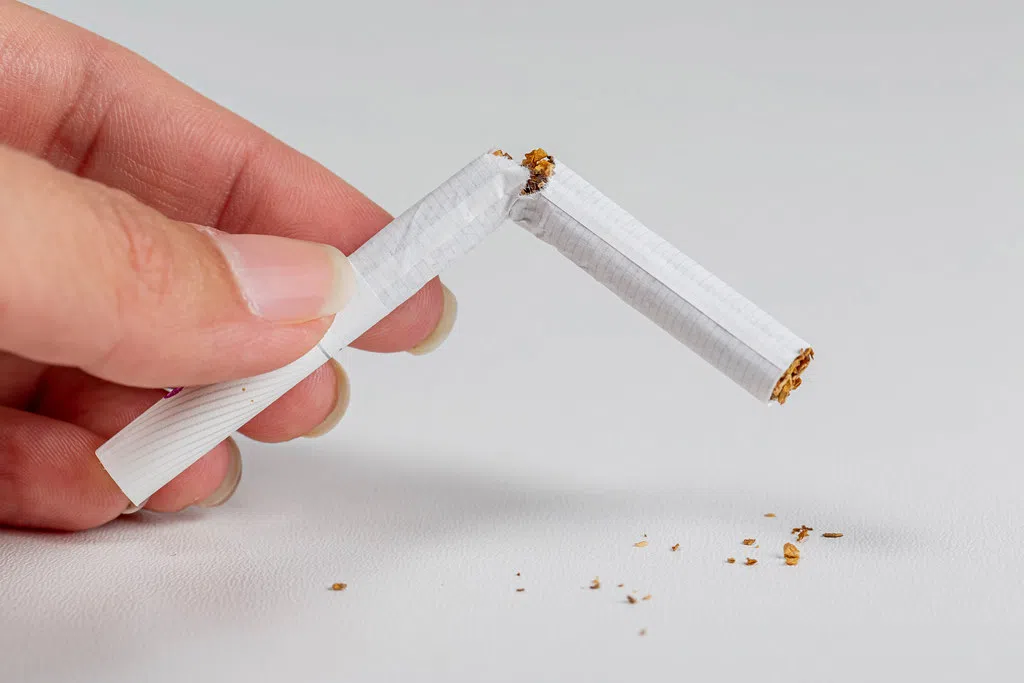 Number of Canadian cigarette smokers continues to drop