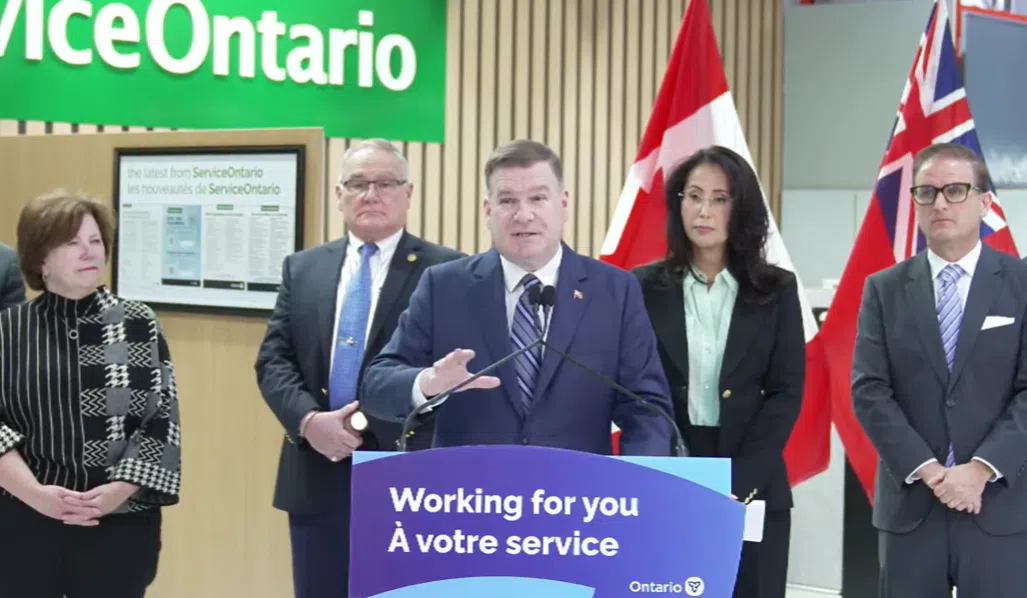 Minister defends new Service Ontario centres