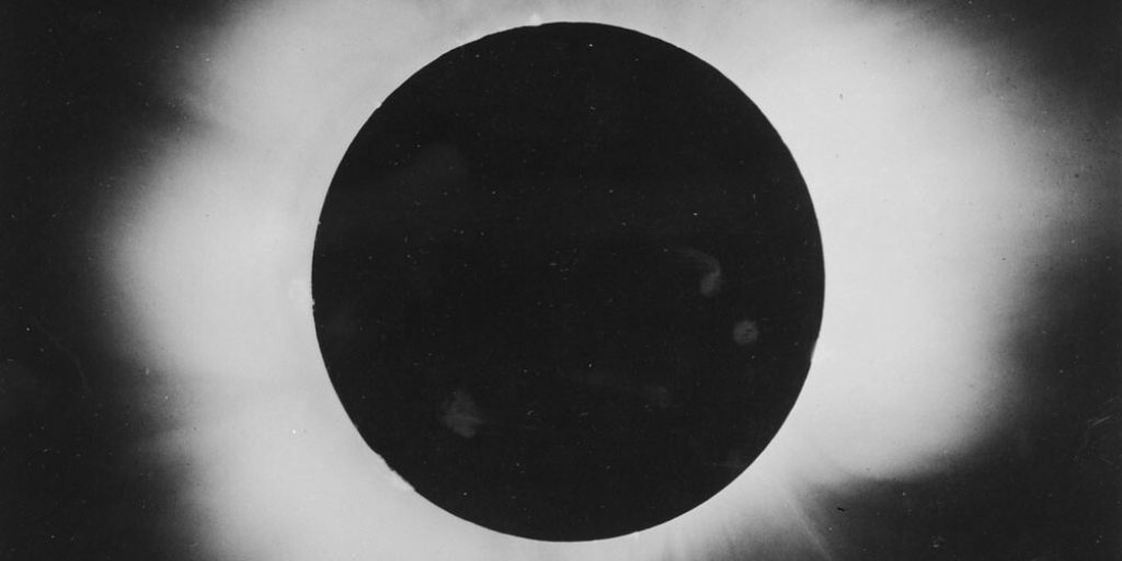Solar eclipse an exciting family event: town councillor - Vimarsana News