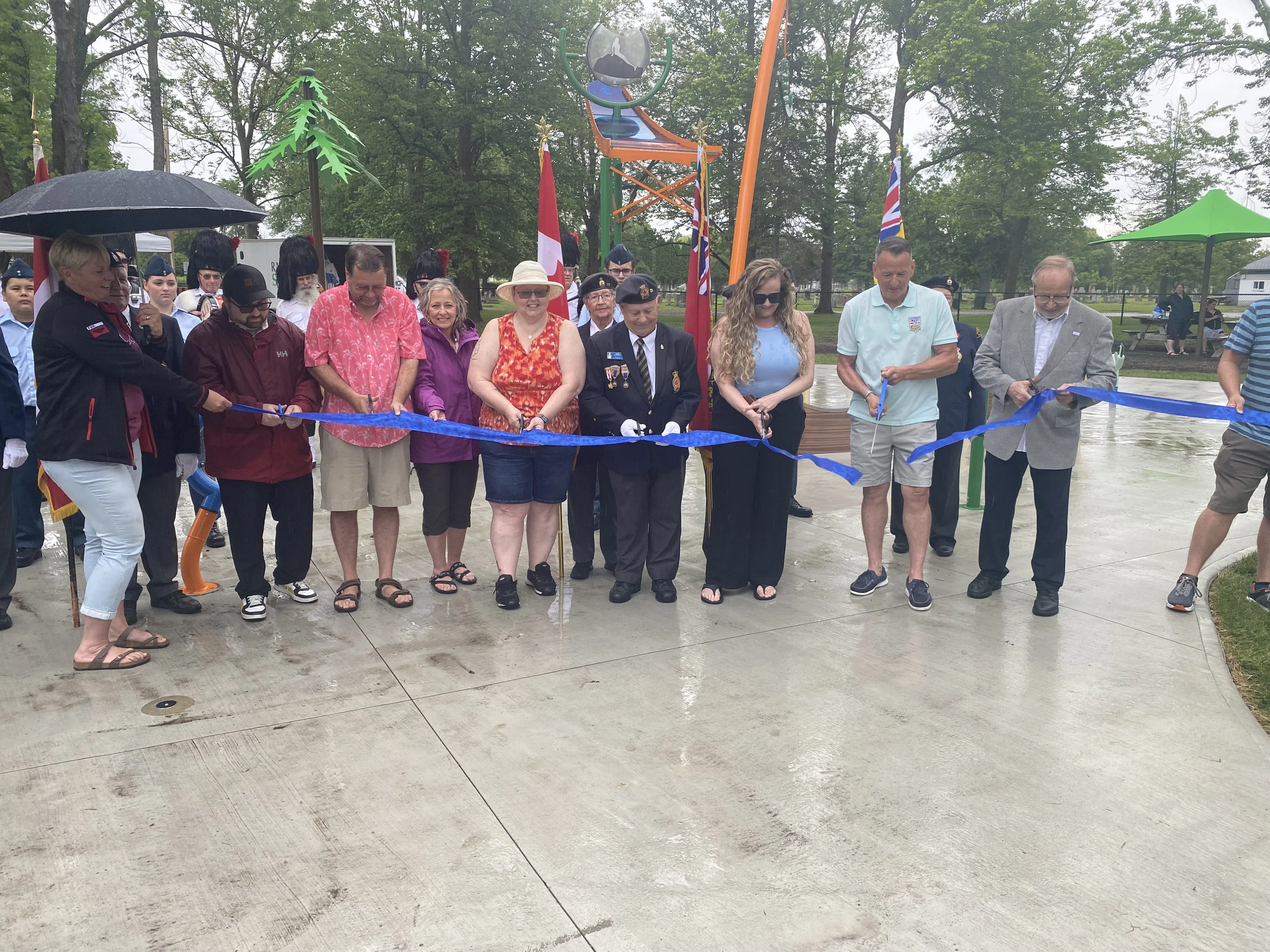 Rain fails to dampen enthusiasm for new Splash Park