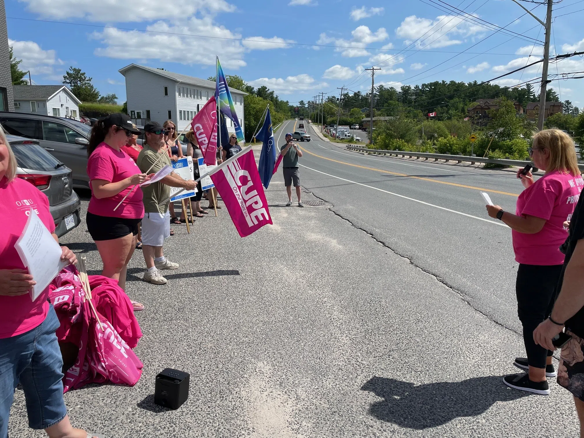 Health care protest held in Kenora