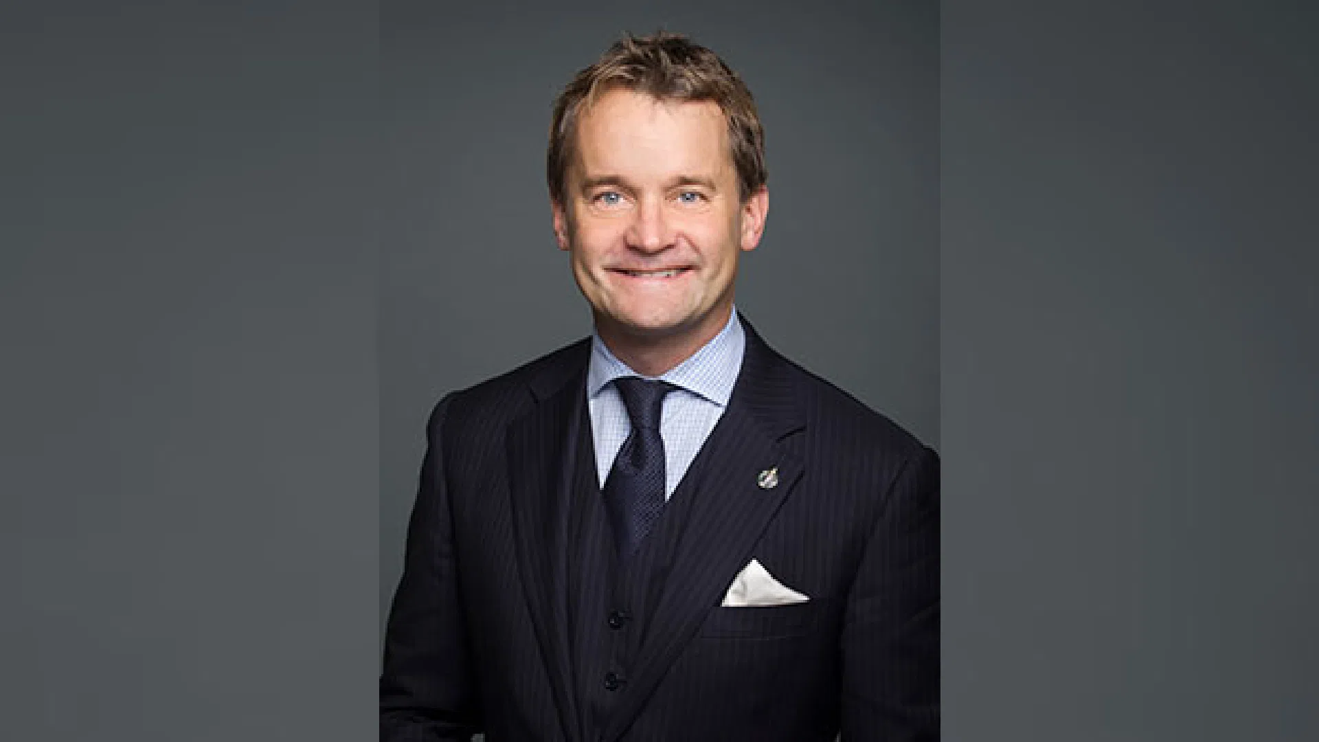 Seamus O'Regan resigning as labour minister