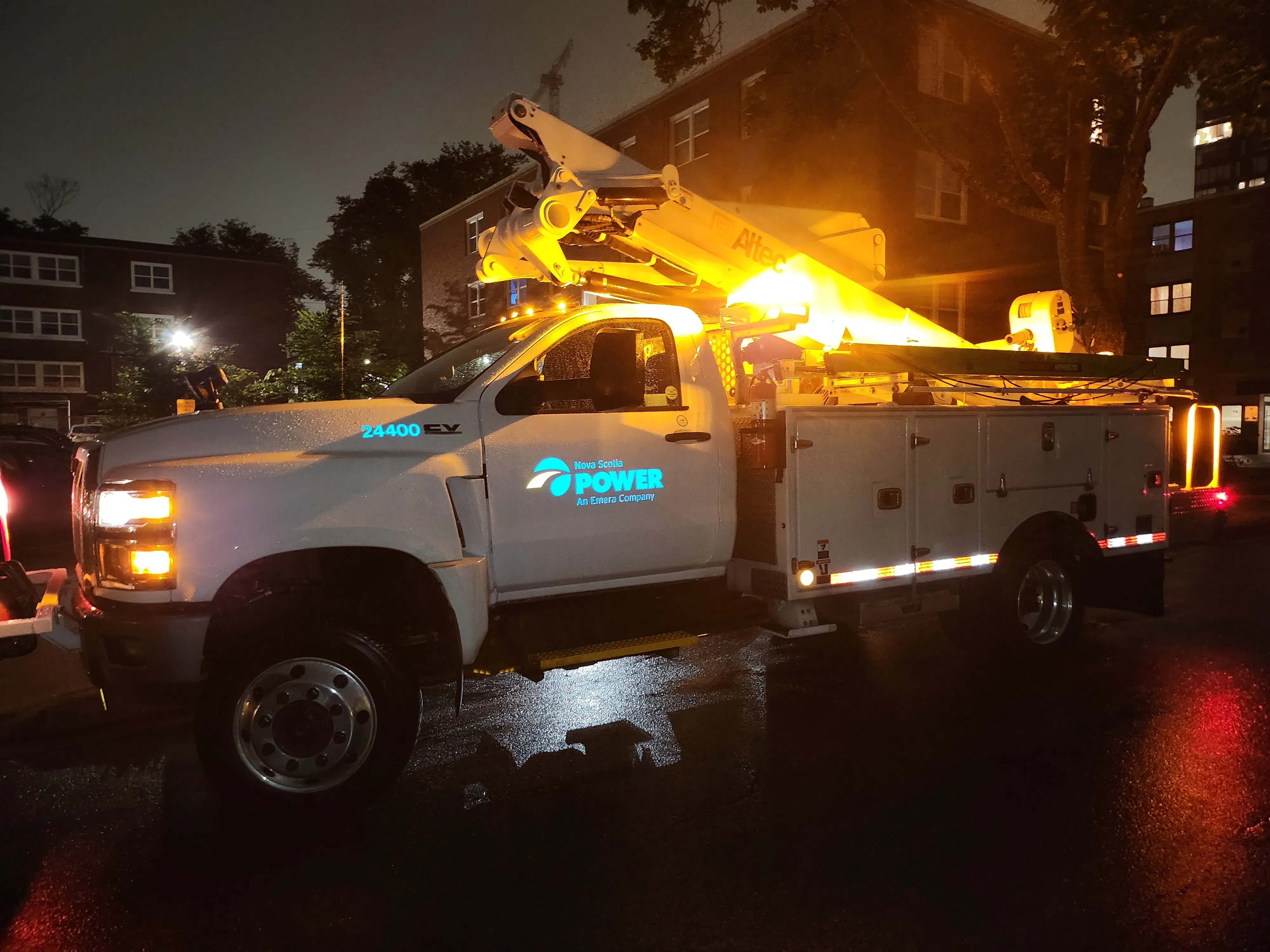 More than 100 without power after loud booming in downtown Halifax