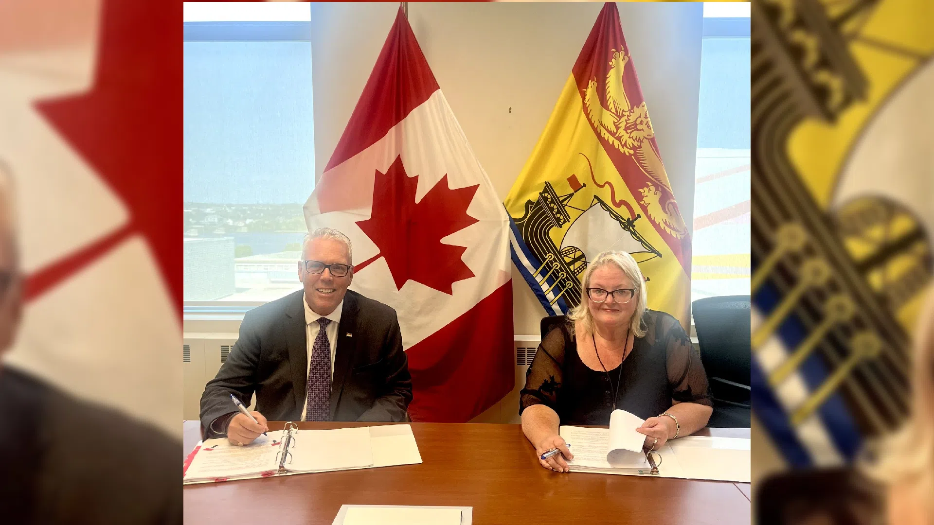 N.B. and CUPE 1418 sign collective agreement