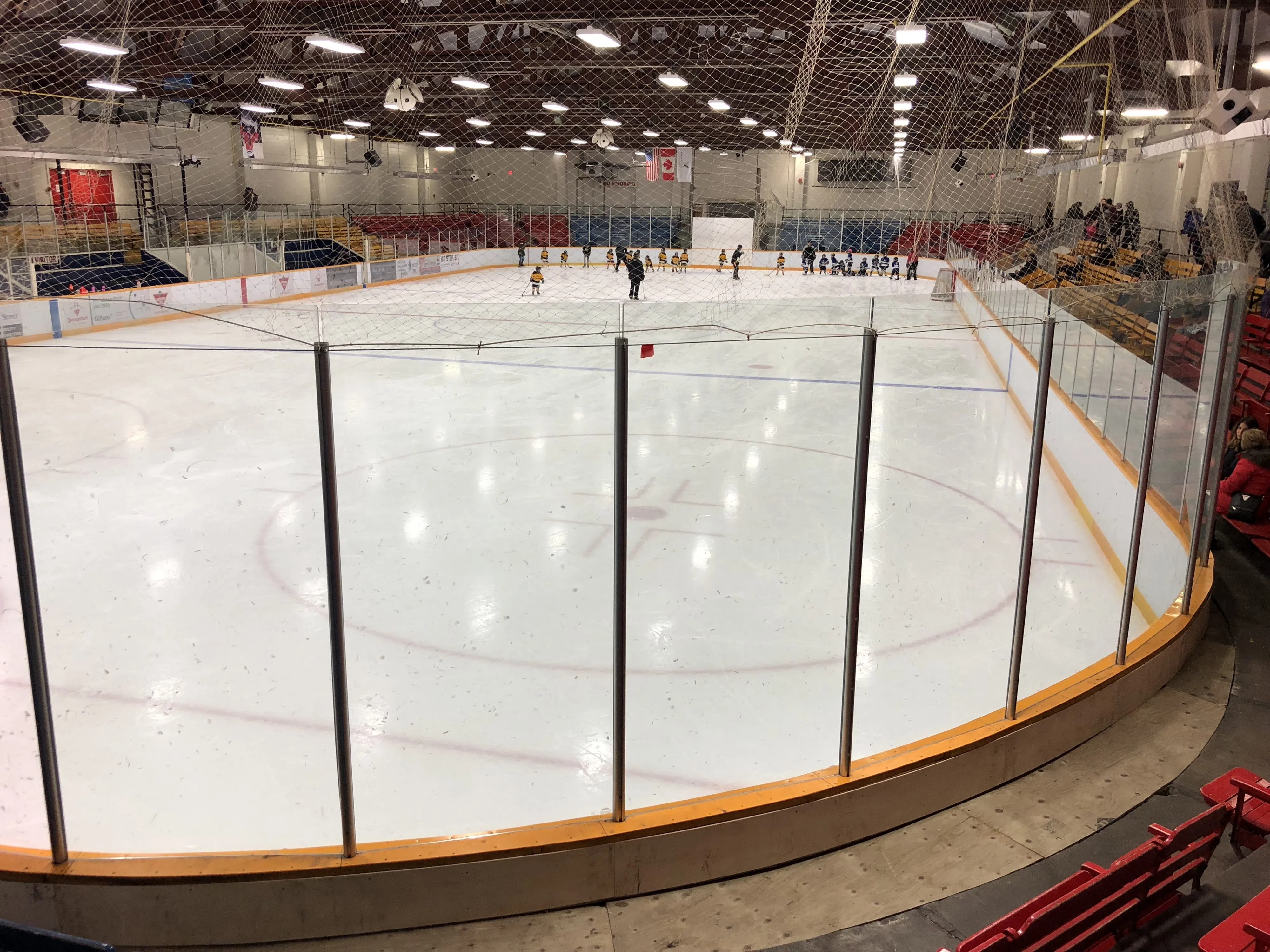 52 Canadians rink shut down