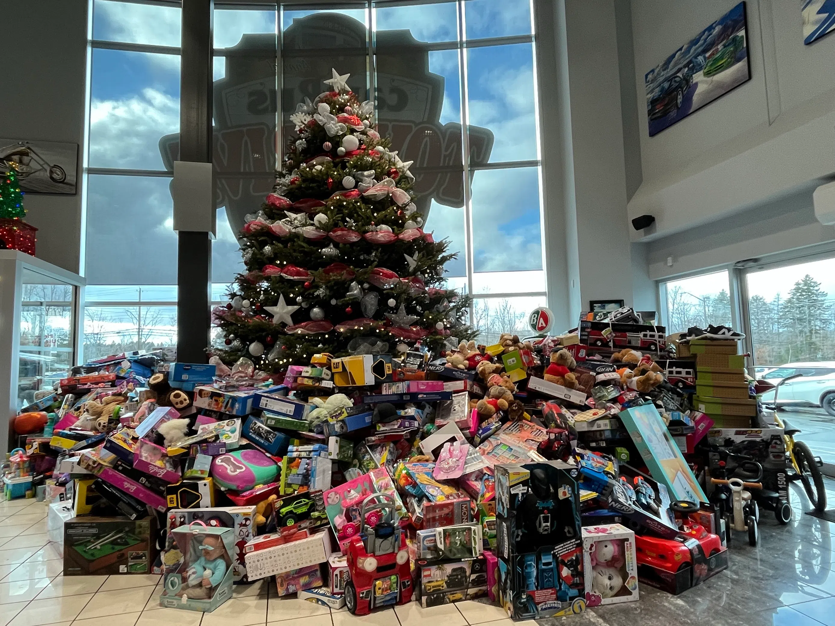 Cars R Us toy drive ramps up for final day