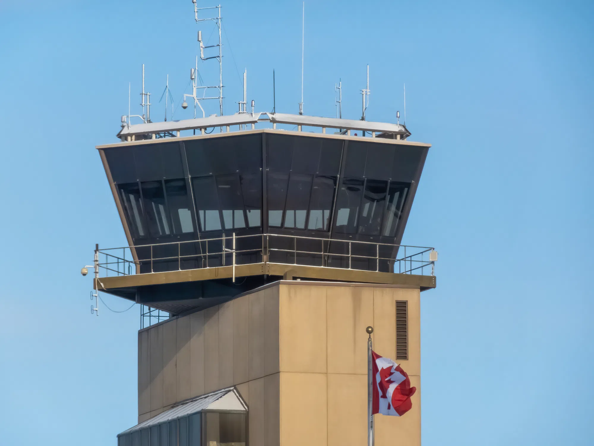 UPDATE: Bomb threats made against several Canadian airports