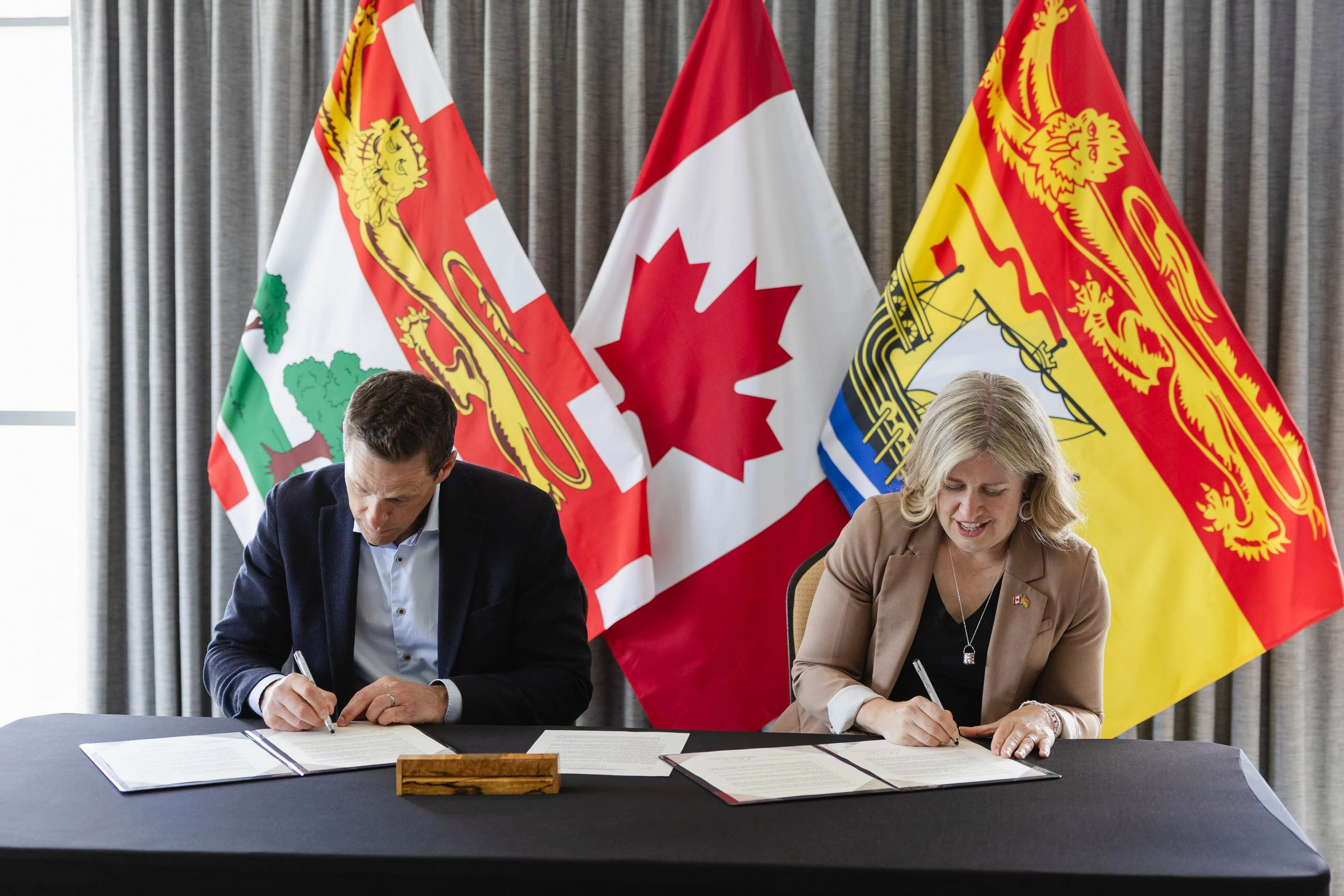 N.B. signs trade, labour mobility MOU with P.E.I.
