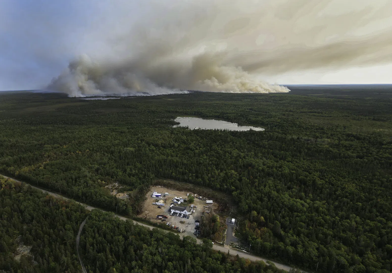 UPDATE 3 p.m.: Long Lake fire now 3210 hectares, Simonds Lake being held
