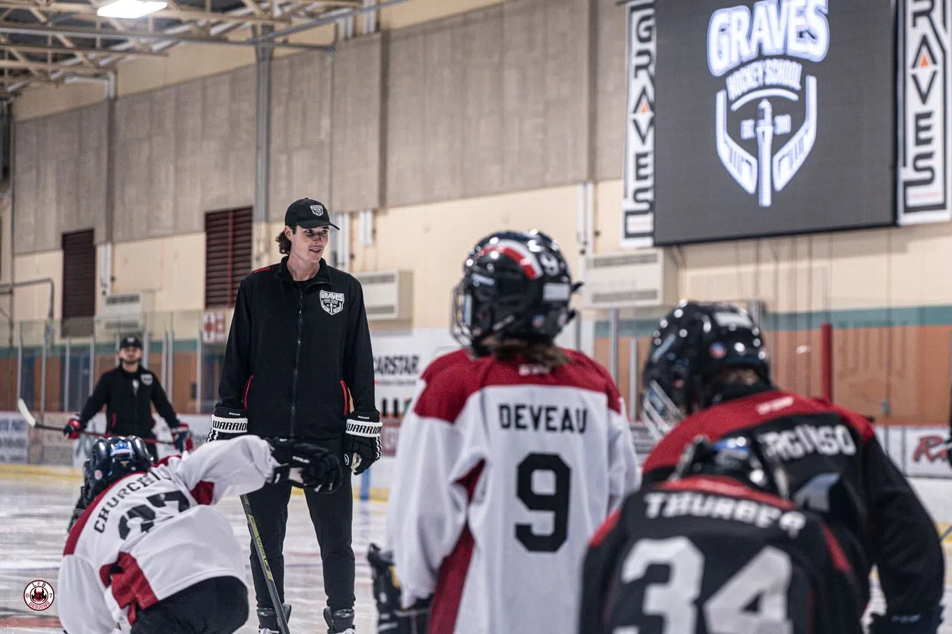 Ryan Graves holds hockey camp in hometown of Yarmouth