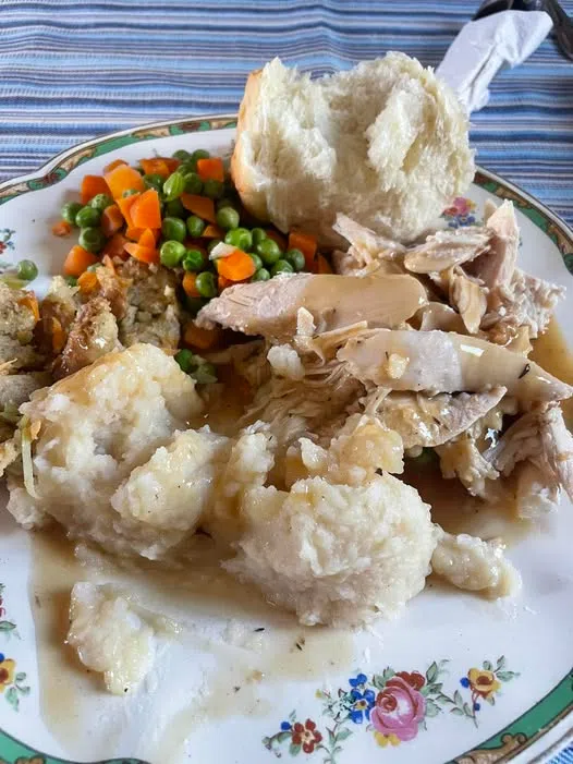 Long Lake wildfire evacuees treated to turkey dinner