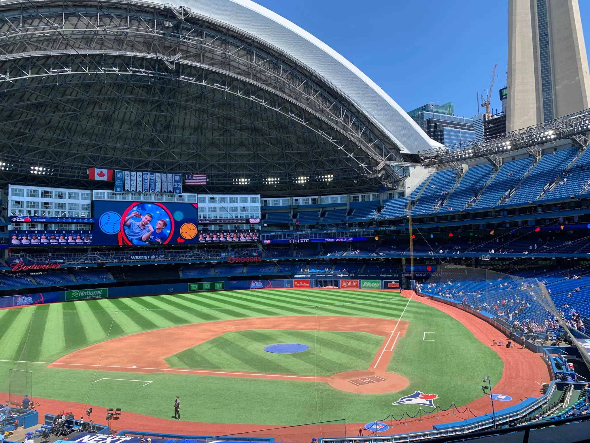 Blue Jays force Game 7 in ALCS, one win away from World Series